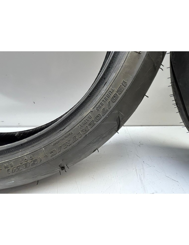 Train de pneu BRIDGESTONE S21 120/70/17 & 150/60/17 NEUF