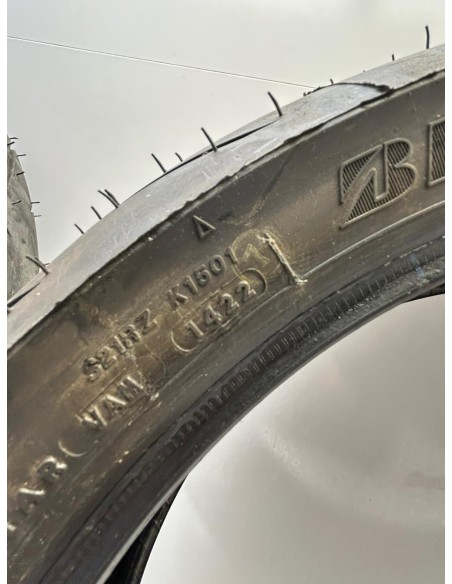 Train de pneu BRIDGESTONE S21 120/70/17 & 150/60/17 NEUF