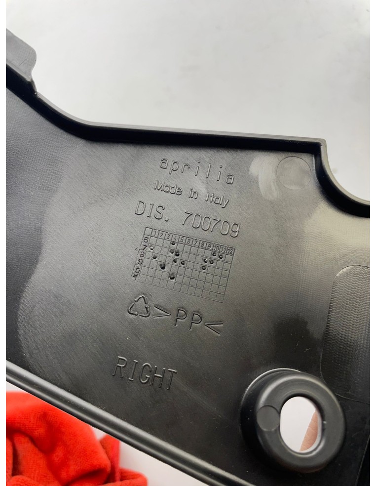 Carénage arrière droit NEUF APRILIA RXV - SXV 450 / 550 2006 / 2011 AP9100285