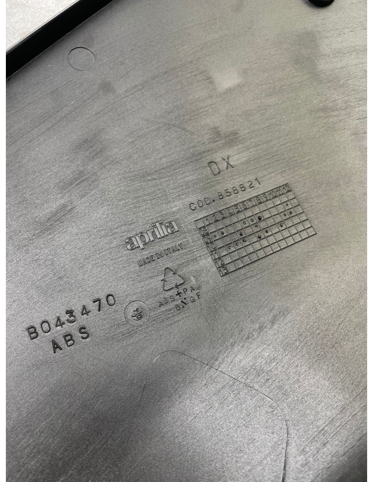 Flanc droit pour APRILIA RS 125 années 2013 / 2019 B043470