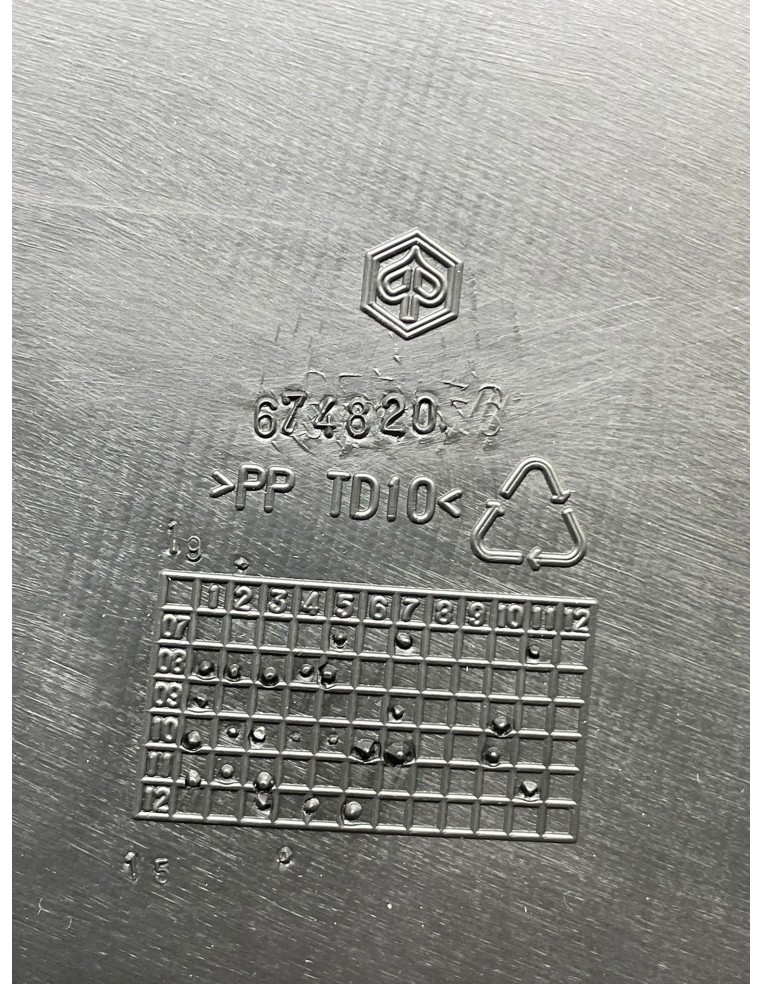 Repose pied passager droit GILERA 800 GP 2007 / 2013 674820000C