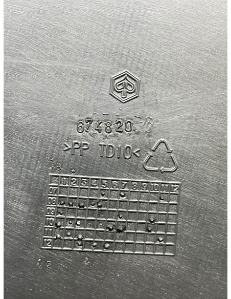 Repose pied passager droit GILERA 800 GP 2007 / 2013 674820000C