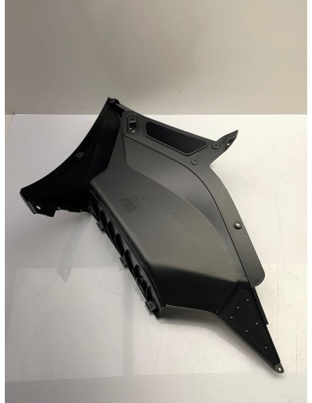 Repose pied passager droit GILERA 800 GP 2007 / 2013 674820000C