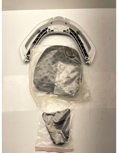 Poignée passager avec support top case PIAGGIO MP3 YOURBAN 2011 / 2016 657383