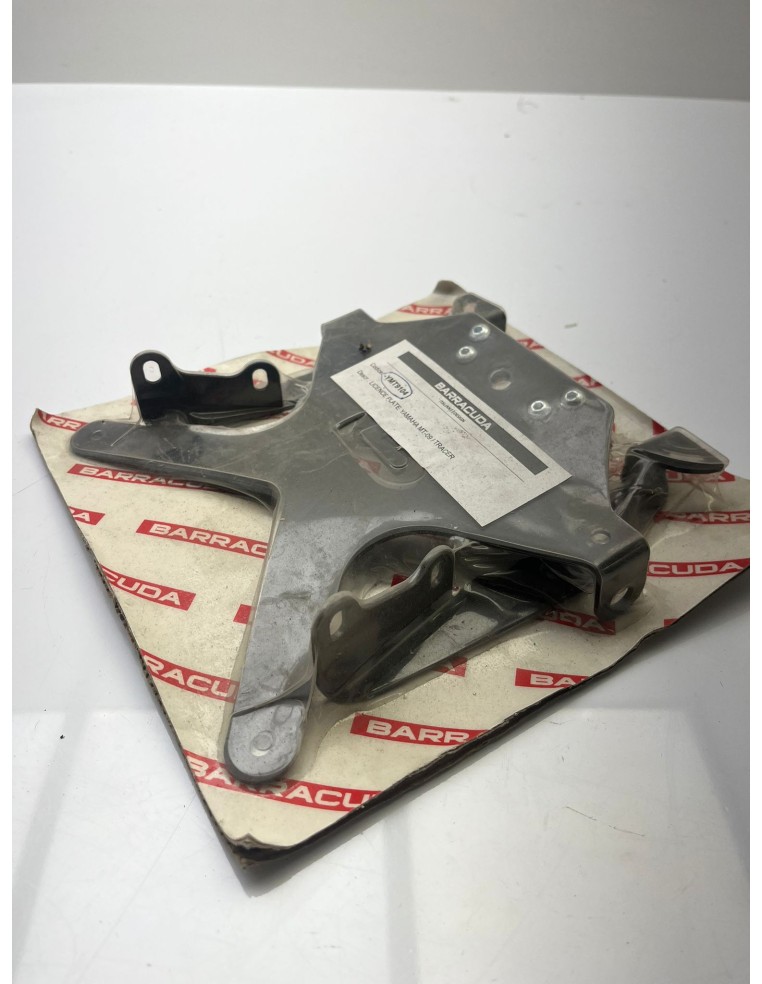 Support de plaque Barracuda YAMAHA MT09  2021-