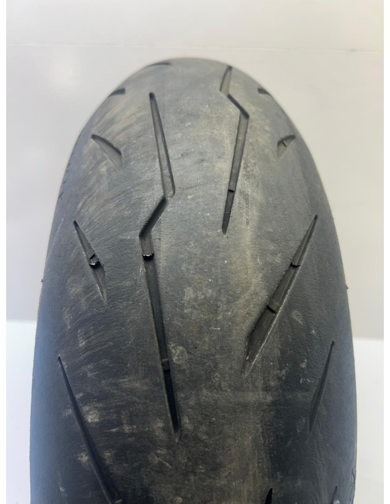 Pneu arrière PIRELLI DIABLO ROSSO IV 180/55/17 20% d'usure