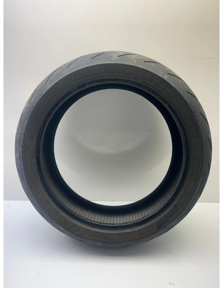 Pneu arrière PIRELLI DIABLO ROSSO IV 180/55/17 20% d'usure