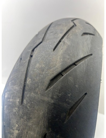 Pneu arrière PIRELLI DIABLO ROSSO IV 180/55/17 20% d'usure