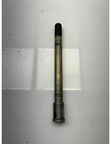 Axe de roue avant KAWASAKI VERSYS 650 2006 - 2014