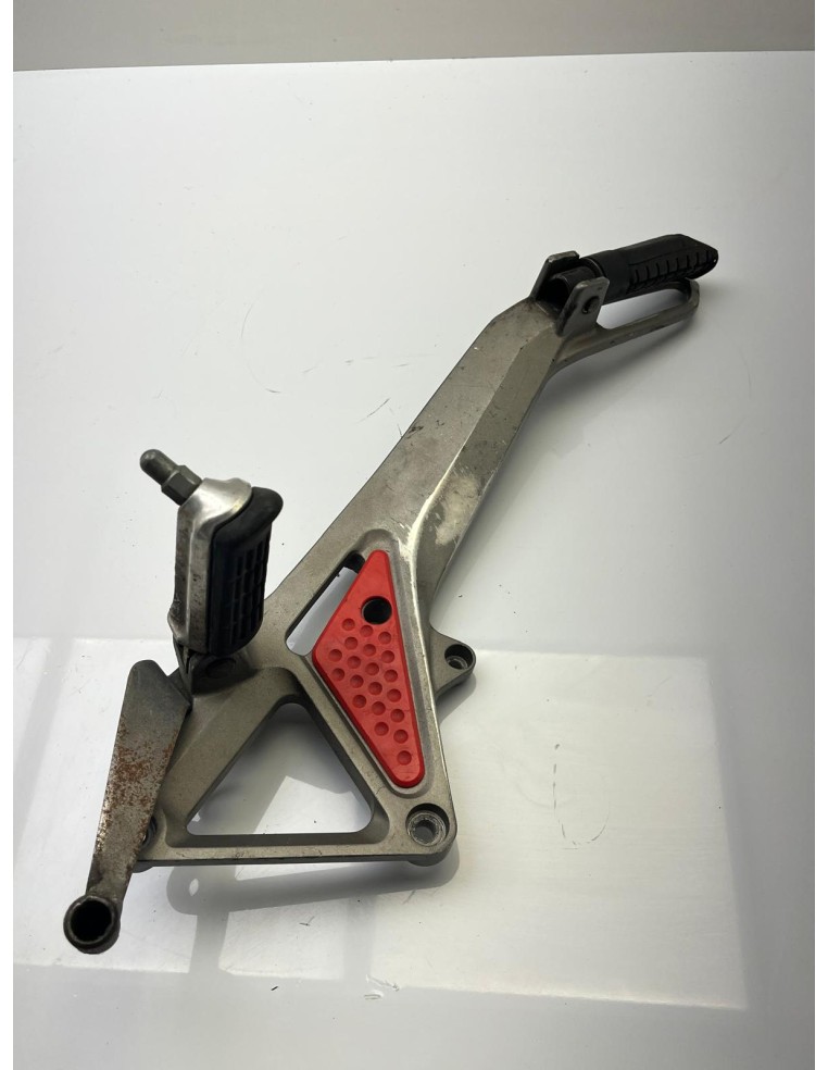 Platine repose pieds droite HONDA CB600F Hornet 2000 - 2001