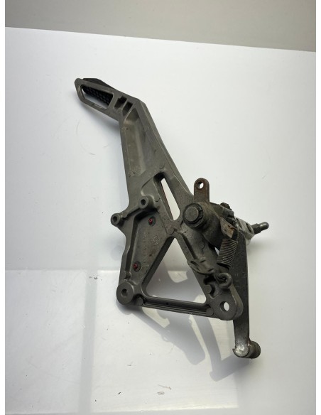 Platine repose pieds droite HONDA CB600F Hornet 2000 - 2001