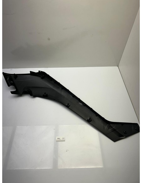Cache latéral gauche noir brillant YAMAHA 530 TMAX 2017 - 2019