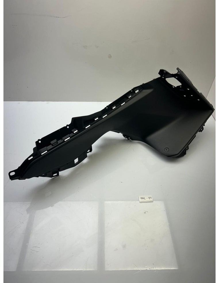 Dessus de marche-pieds gauche YAMAHA 560 TMAX 2022 - 2023