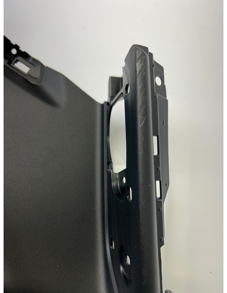 Dessus de marche-pieds gauche YAMAHA 560 TMAX 2022 - 2023