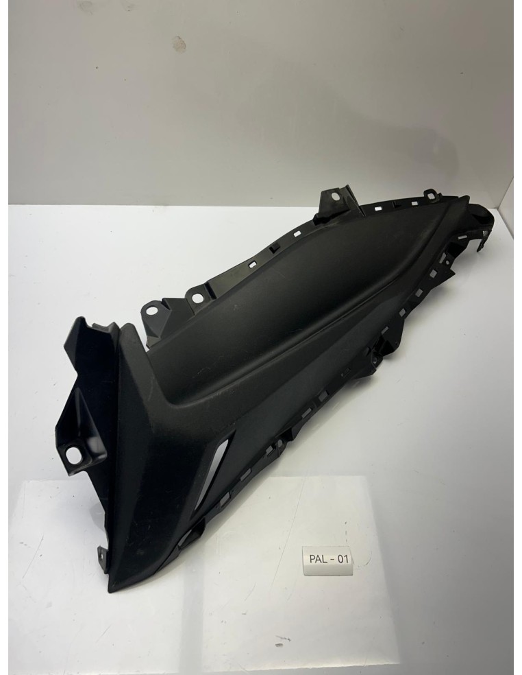 Demi marche pieds gauche YAMAHA 125 XMAX 2018 - 2023