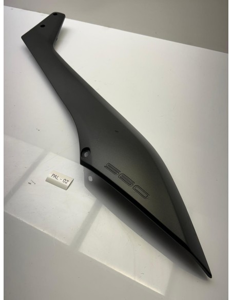 Cache latéral gauche YAMAHA 560 TMAX 2020 - 2021