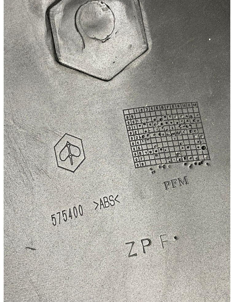 Carénage face avant PIAGGO 50 ZIP 2009 / 2010 / 2011 / 2012 / 2013 / 2014 / 2015 575400