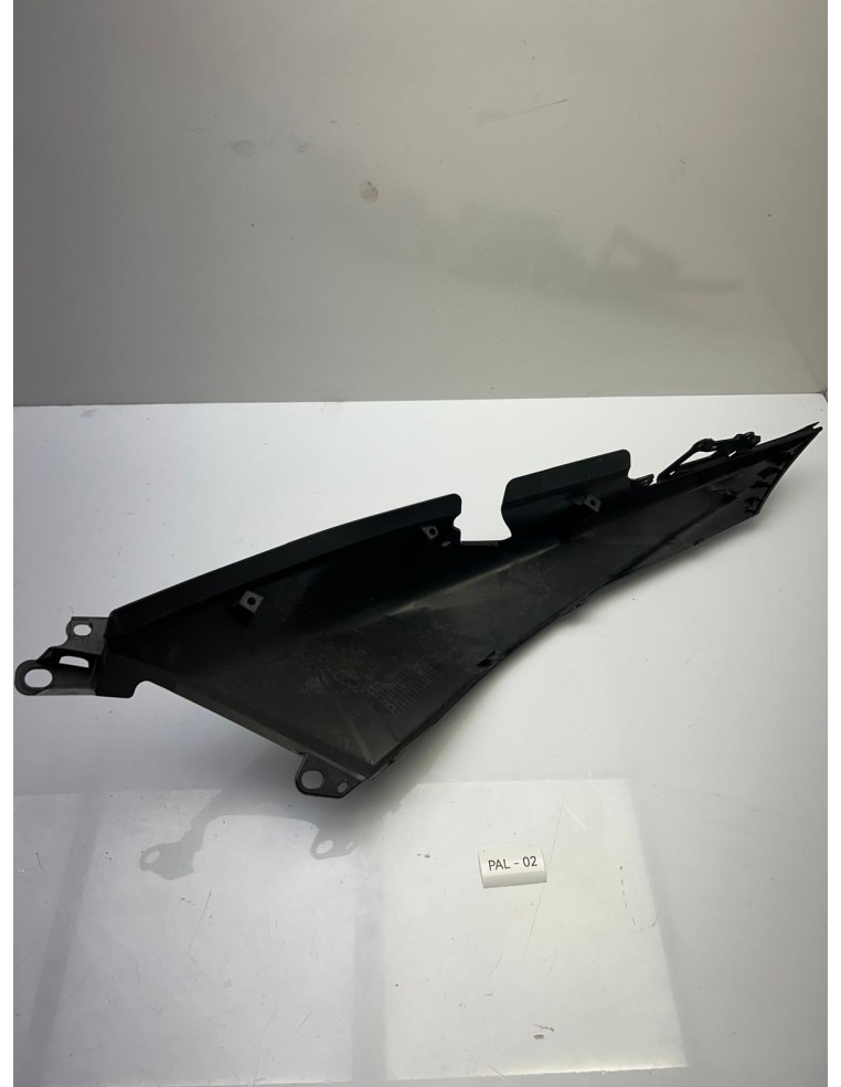Flanc de selle droit YAMAHA 530 TMAX 2017 - 2019