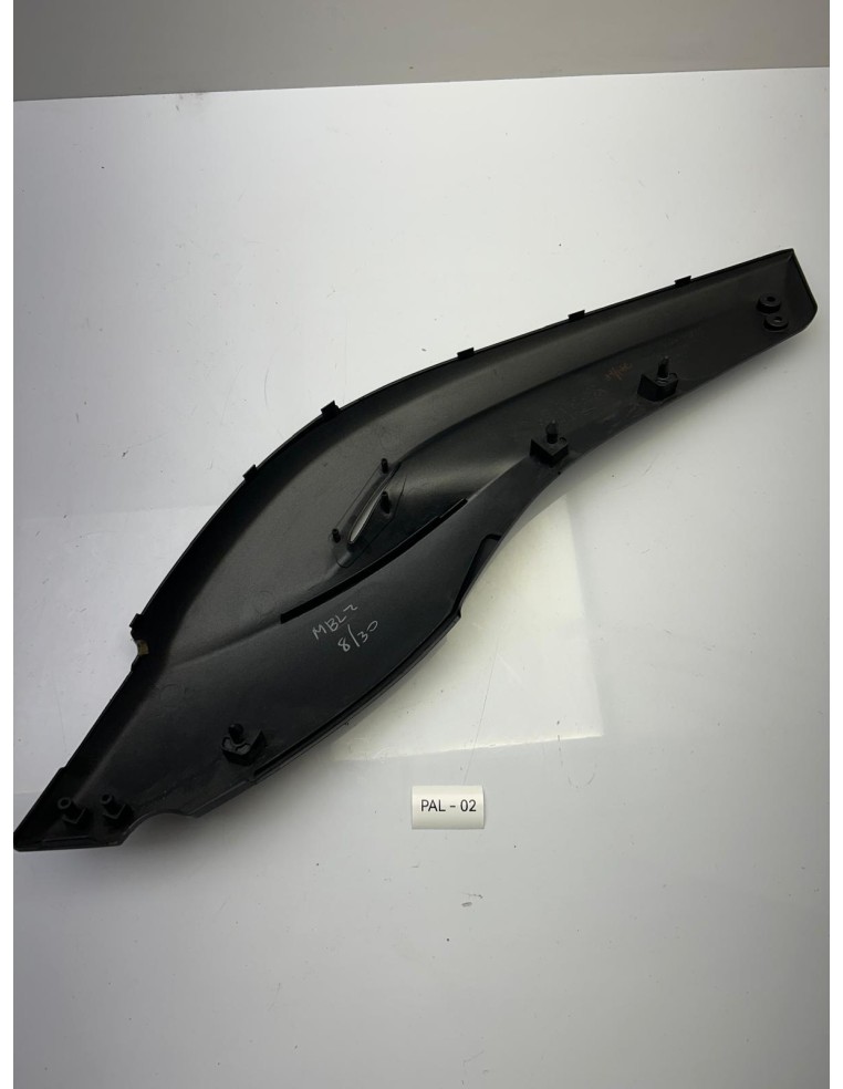 Cache latéral gauche YAMAHA 500 TMAX 2008 - 2011