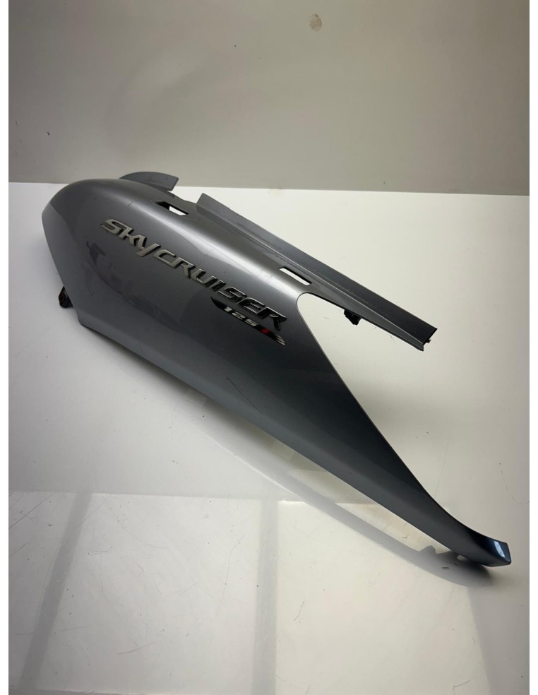 Carénage latéral droit YAMAHA XMAX 125 / MBK SKYLINER 125 2006 / 2009 1B9F173100LK