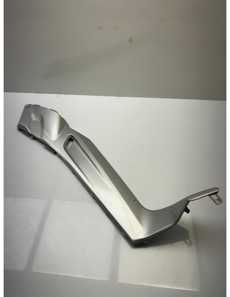 Carénage repose pied droit YAMAHA XMAX 125 / MBK SKYLINER 125 2006 / 2009 1B9F742300P0