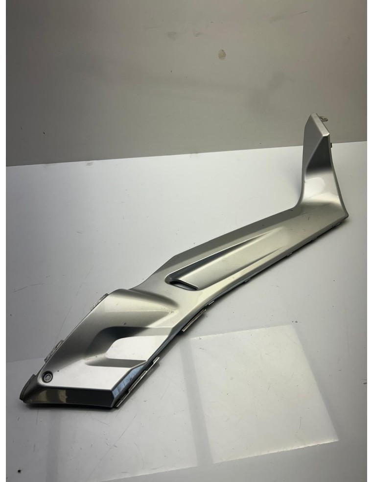 Carénage repose pied droit YAMAHA XMAX 125 / MBK SKYLINER 125 2006 / 2009 1B9F742300P0