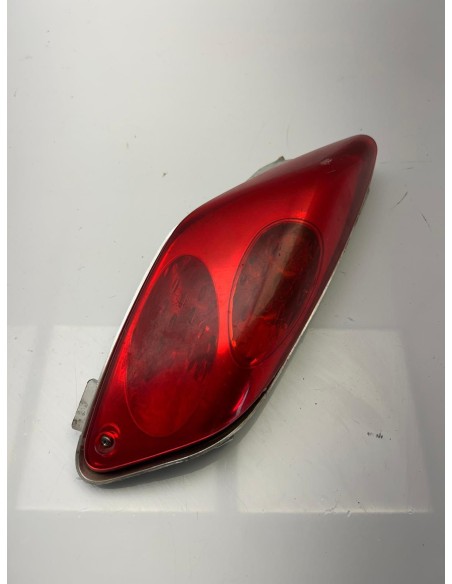 Phare arrière droit YAMAHA XMAX 125 / MBK SKYLINER 125 2006 / 2009 1C0H47300000