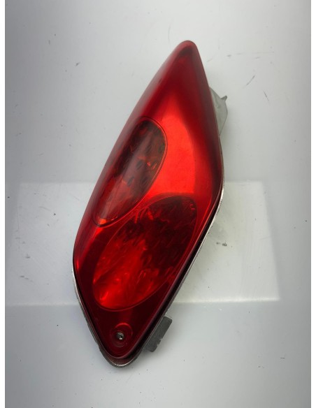 Phare arrière droit YAMAHA XMAX 125 / MBK SKYLINER 125 2006 / 2009 1C0H47300000