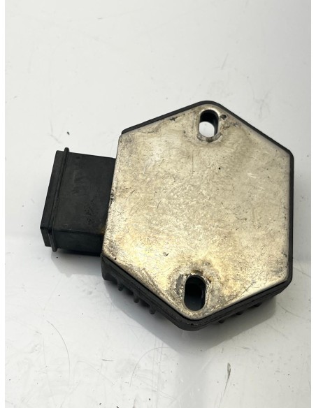 Régulateur de tension HONDA CB 500 1993 - 2003