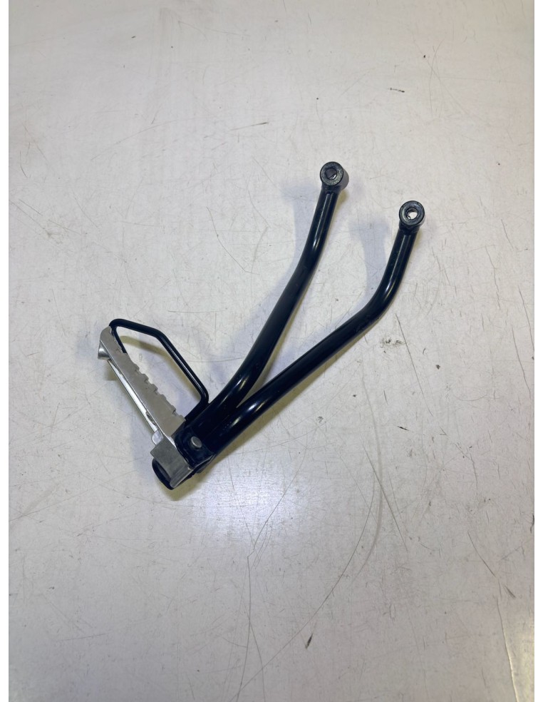 Platine avec repose pied arrière droit YAMAHA YZF R125 2008 / 2013 5D7F742L1000