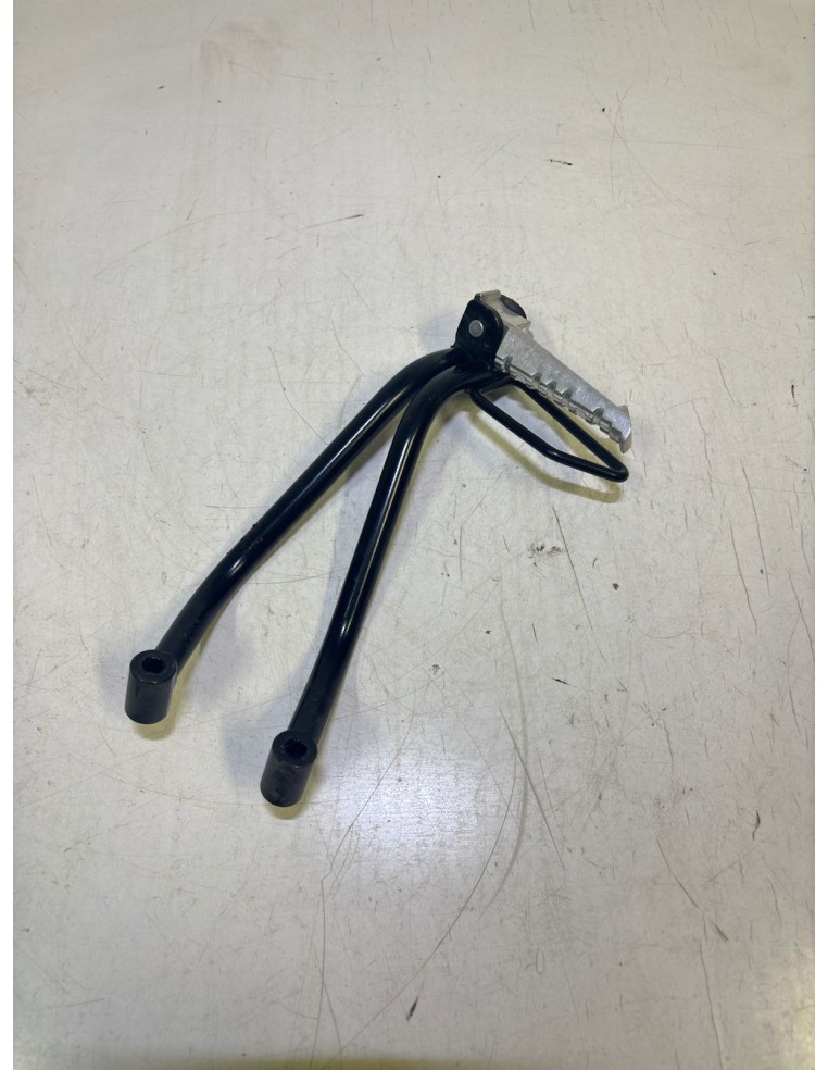 Platine avec repose pied arrière droit YAMAHA YZF R125 2008 / 2013 5D7F742L1000