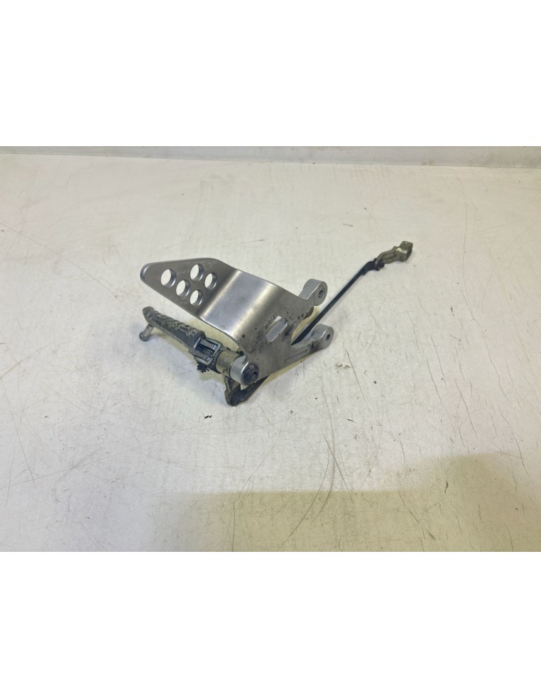Platine avec repose pied avant gauche YAMAHA YZF R125 2008 / 2013 5D7F74420000