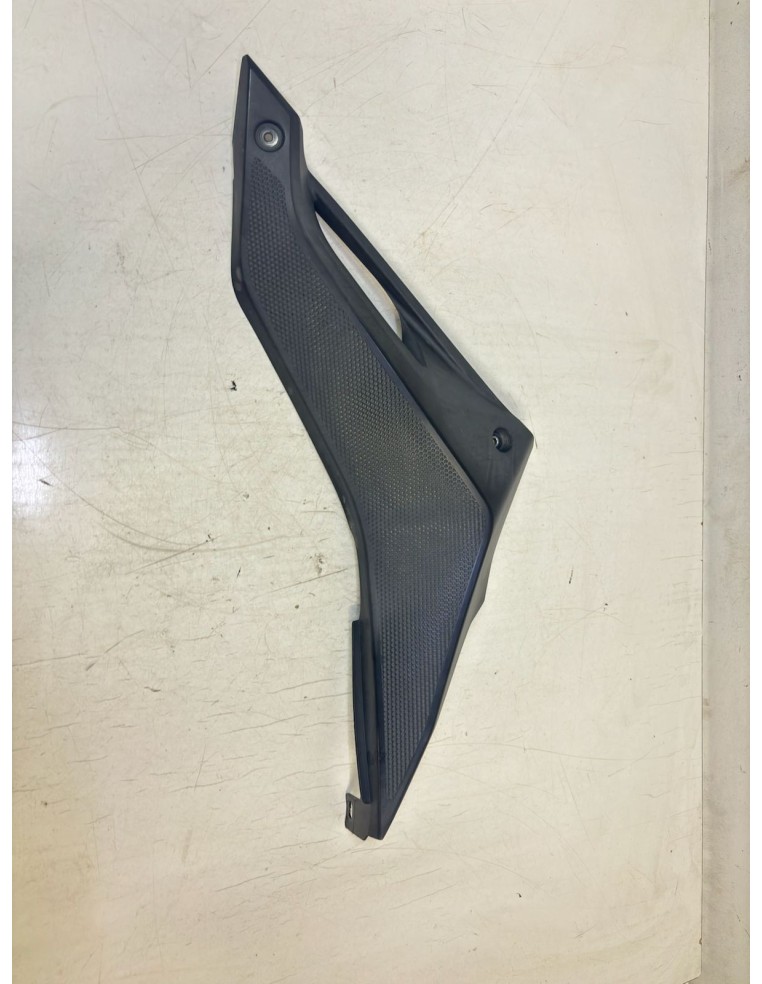 Cache sous selle droit YAMAHA YZF R125 2008 / 2013 5D7F17210000