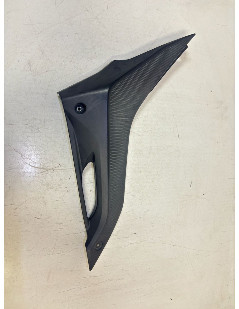 Cache sous selle droit YAMAHA YZF R125 2008 / 2013 5D7F17210000