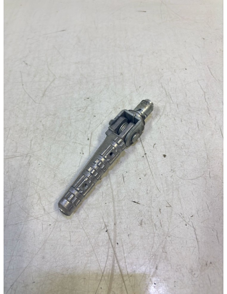 Repose pied droit YAMAHA YZF R125 2008 / 2013 5D7F74610000