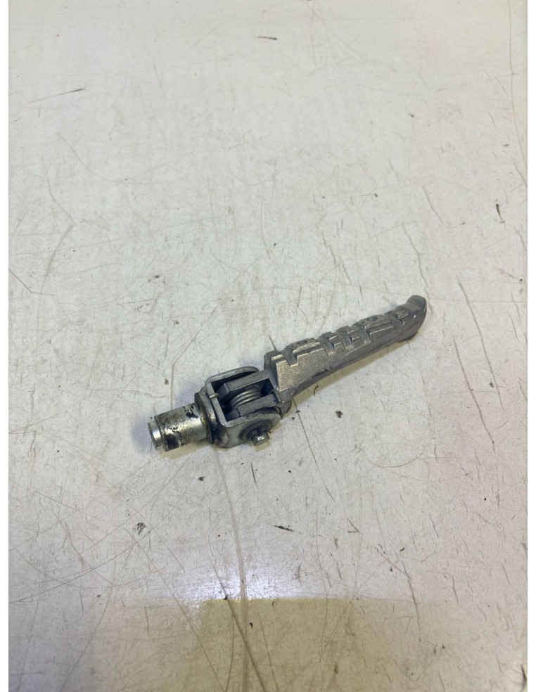 Repose pied droit YAMAHA YZF R125 2008 / 2013 5D7F74610000