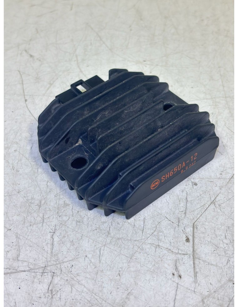 Régulateur de tension YAMAHA YZF R125 2008 / 2013 4HMH19600000