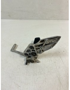 Platine avec repose pied et pédale de frein SUZUKI GSX 1400 2002 / 2007 4353042F00000 / 4351142F00000 / 4311142F00000