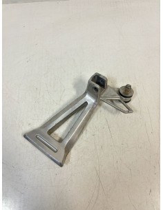 Platine repose pied arrière droit SUZUKI GSX 1400 2002 / 2007 4381142F00000 2