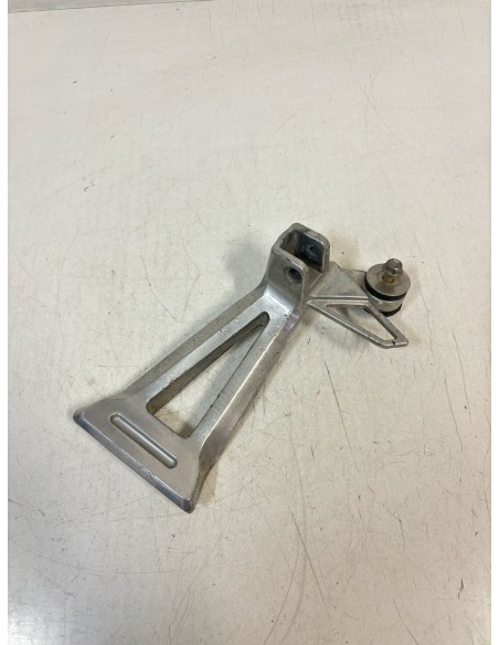 Platine repose pied arrière droit SUZUKI GSX 1400 2002 / 2007 4381142F00000