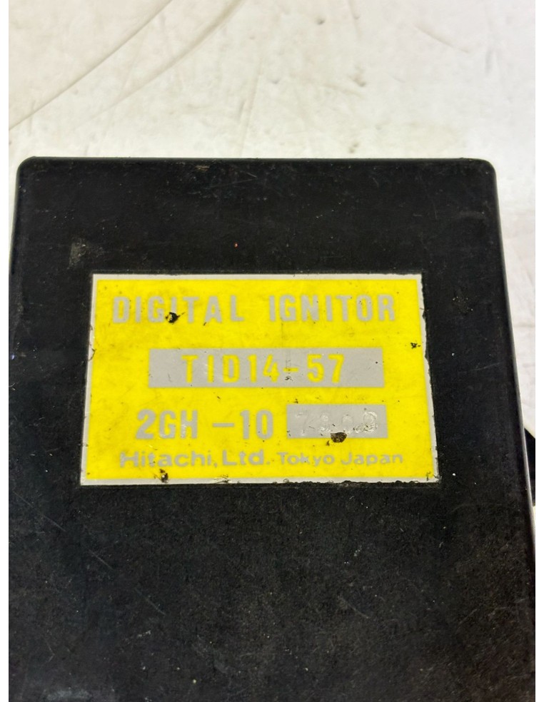 Boitier CDI YAMAHA FZR 1000 1987 / 1988 2GH823051000