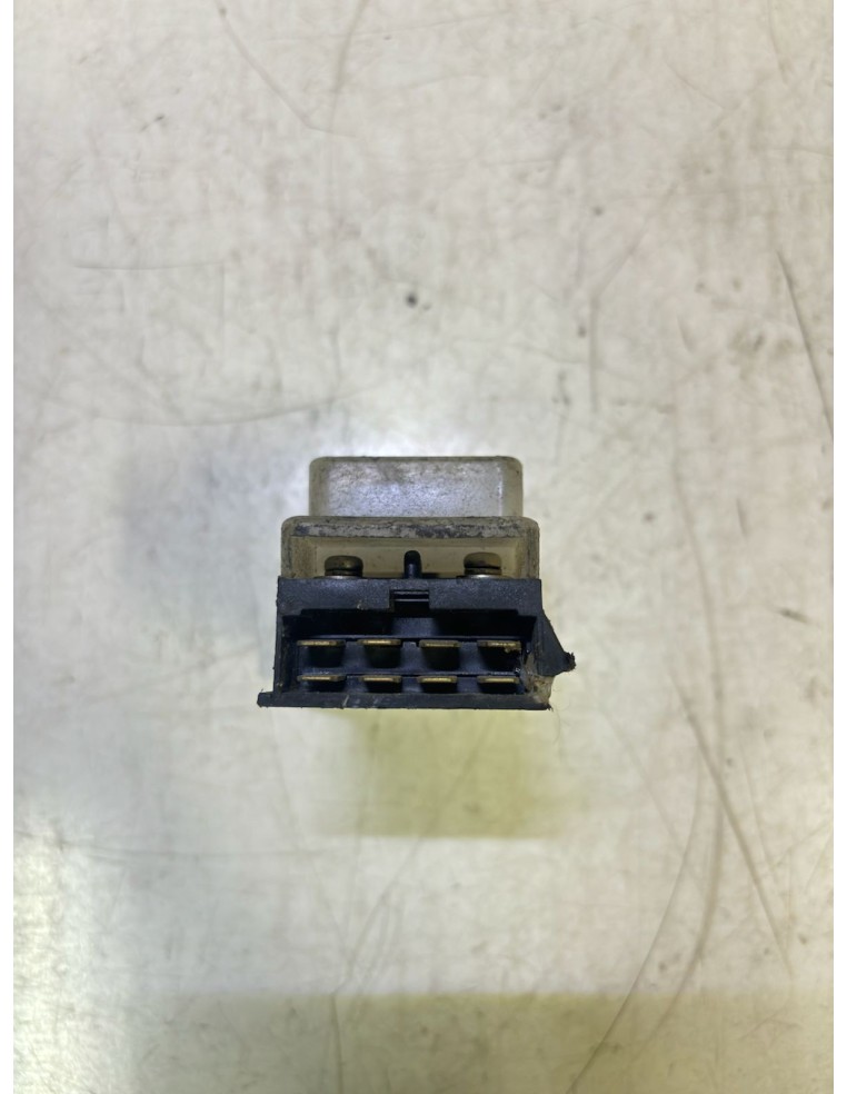 Porte fusible SUZUKI GSXR 750 1988 - 1990 3674005A01000