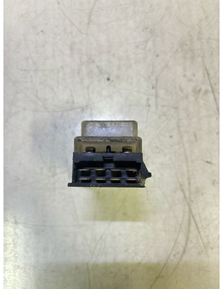 Porte fusible SUZUKI GSXR 750 1988 - 1990 3674005A01000