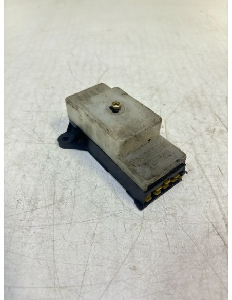 Porte fusible SUZUKI GSXR 750 1988 - 1990 3674005A01000