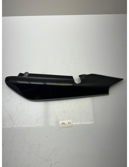 Flanc de selle gauche origine YAMAHA 125 YBR 2005 - 2008