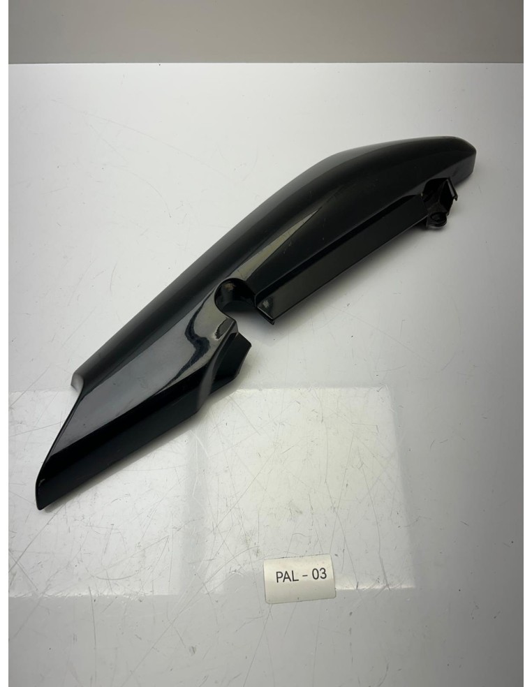 Flanc de selle gauche origine YAMAHA 125 YBR 2005 - 2008