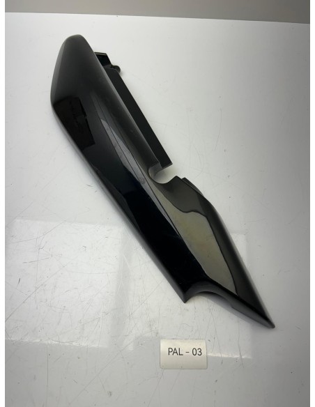 Flanc de selle gauche origine YAMAHA 125 YBR 2005 - 2008