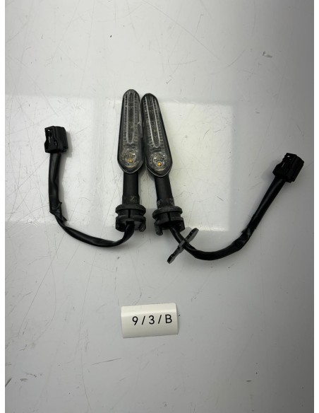 Paire de clignotants avant origine YAMAHA MT 07 2021 - 2024