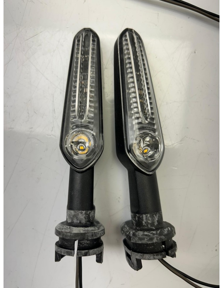 Paire de clignotants avant origine YAMAHA MT 07 2021 - 2024