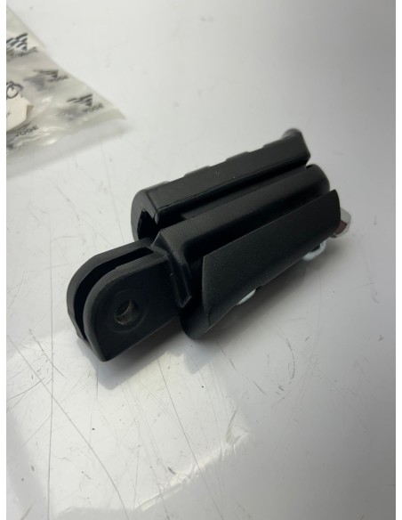 Repose pied pilote droit origine VOGE 525R Euro 5 2023 - 2024